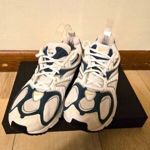 Vintage Nike Air Align Womens Running Shoes White Ash Green Size 9.5